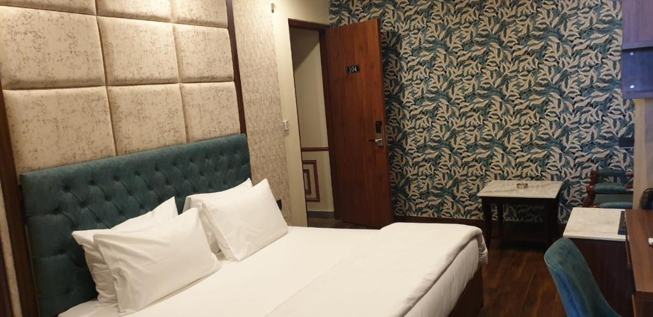 Hotel Pong View دارامشالا المظهر الخارجي الصورة